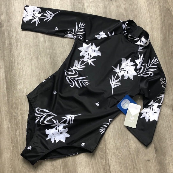 ROXY• Fitness 3/4 Sleeve Back Zip One-Piece - Picture 2 of 11